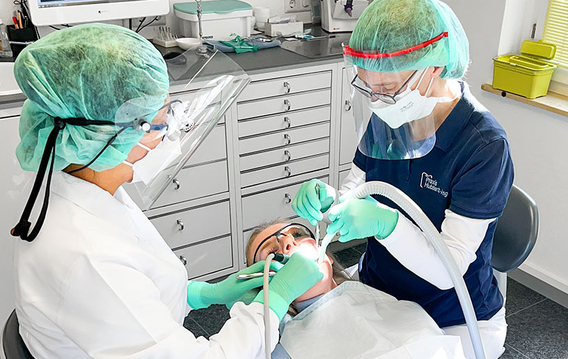 Behandlung – Zahnarztpraxis Nordkirchen - Zahnärztin Pilar Hubbertz-Angel
