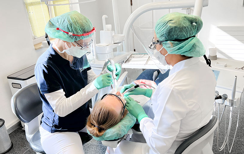 Behandlung – Zahnarztpraxis Nordkirchen - Zahnärztin Pilar Hubbertz-Angel